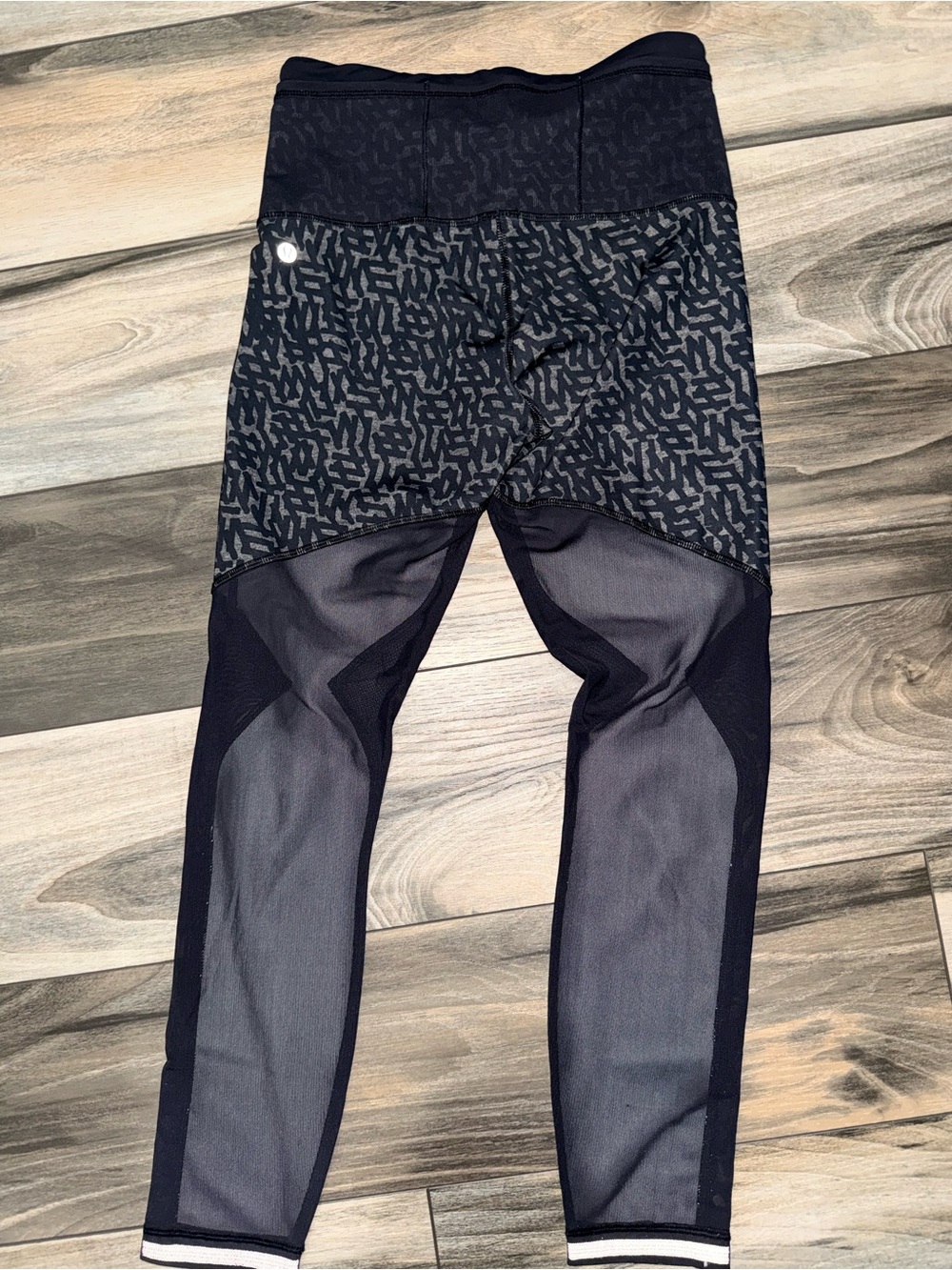 Lululemon new Black Patterned Mesh Panel Workout Leggings reflective strips